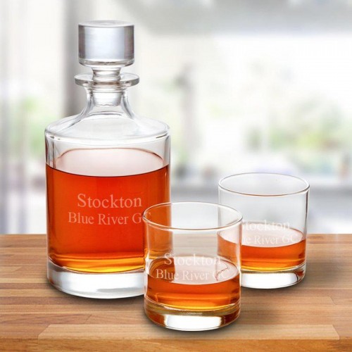 Kingsport 30 oz. Personalized Decanter Set with 2 Whiskey Glasses